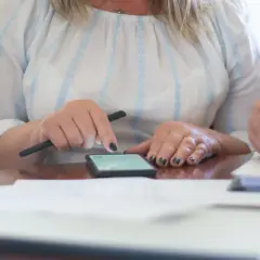Jak pobierać opłaty za wynajem mieszkania bez zbędnych problemów