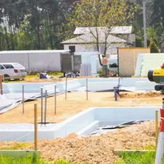 Co potrzebuje geodeta do wytyczenia budynku? Kluczowe dokumenty i informacje