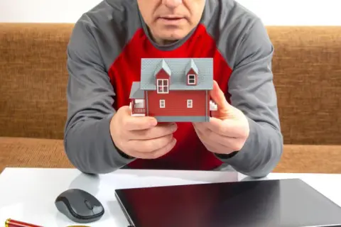 Kto płaci agencji za wynajem mieszkania? Uniknij niepotrzebnych kosztów