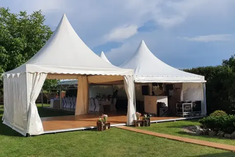 Ile kosztuje wynajem namiotu na wesele? Zaskakujące ceny i ukryte koszty