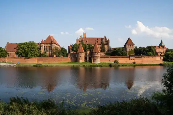 Największy zamek na świecie - Malbork czy Praga? Sprawdź!
