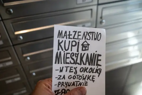 Małżeństwo kupi mieszkanie w tej okolicy za gotówkę, prywatnie. Kto to? Może flipper?